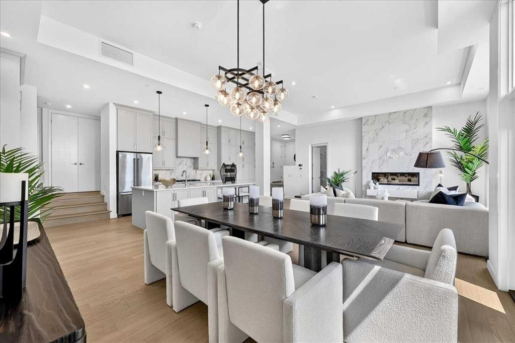 102-150 Marina Cove Se, Calgary, AB - Indoor Photo Showing Dining Room