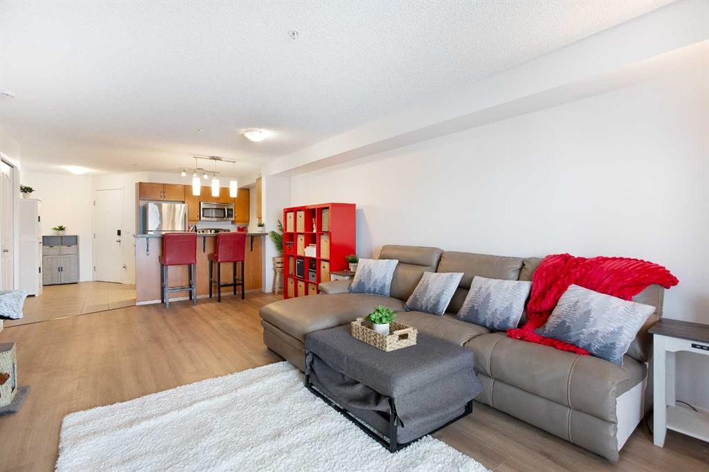 4310-60 Panatella Street Nw, Calgary, AB - Indoor Photo Showing Living Room