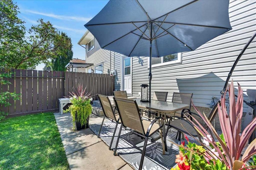 39 Midridge Gardens Se, Calgary, AB - Outdoor With Deck Patio Veranda