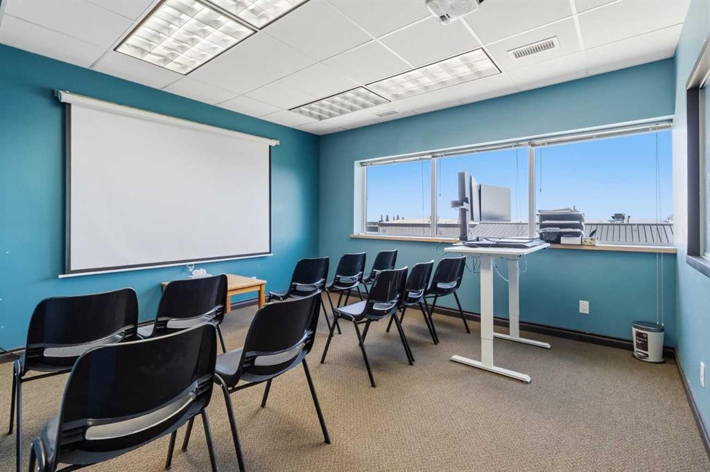 221-2770 3 Avenue Ne, Calgary, AB