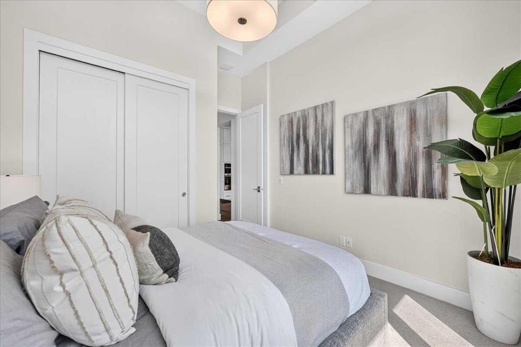 101-150 Marina Cove Se, Calgary, AB - Indoor Photo Showing Bedroom