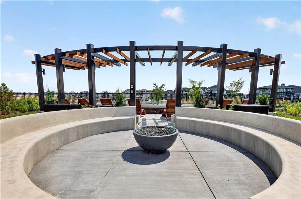 101-150 Marina Cove Se, Calgary, AB -