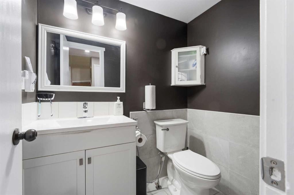 227 Abalone Place Ne, Calgary, AB - Indoor Photo Showing Bathroom
