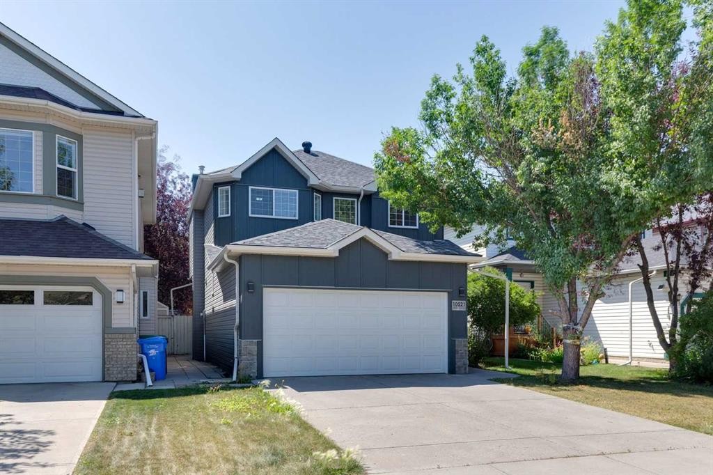10521 Hidden Valley Drive Nw, Calgary, AB - Outdoor With Facade