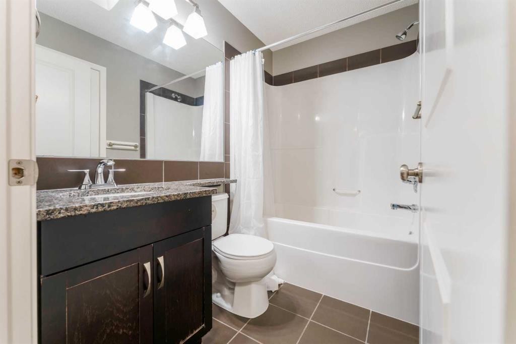 57 Sage Bank Grove Nw, Calgary, AB - Indoor Photo Showing Bathroom