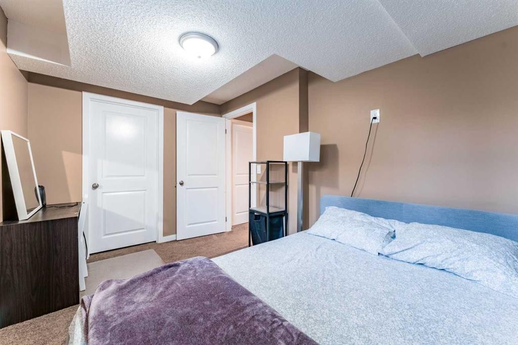 57 Sage Bank Grove Nw, Calgary, AB - Indoor Photo Showing Bedroom