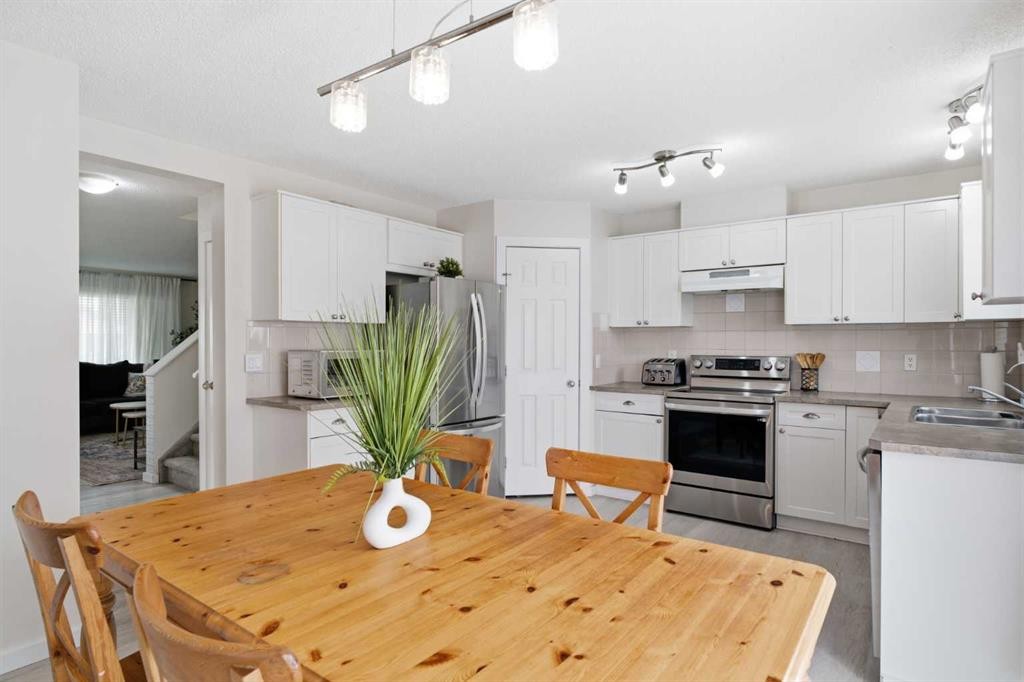 9 Ross Place, Crossfield, AB - Indoor