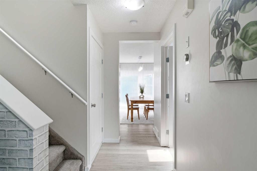 9 Ross Place, Crossfield, AB - Indoor Photo Showing Other Room