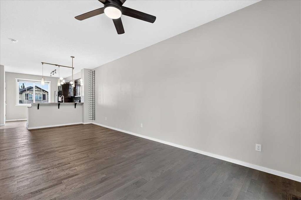 77 Kinlea Way Nw, Calgary, AB - Indoor