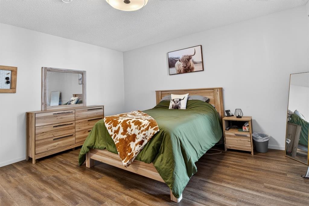 3-4535 Township Road 320, Rural Mountain View County, AB - Indoor Photo Showing Bedroom
