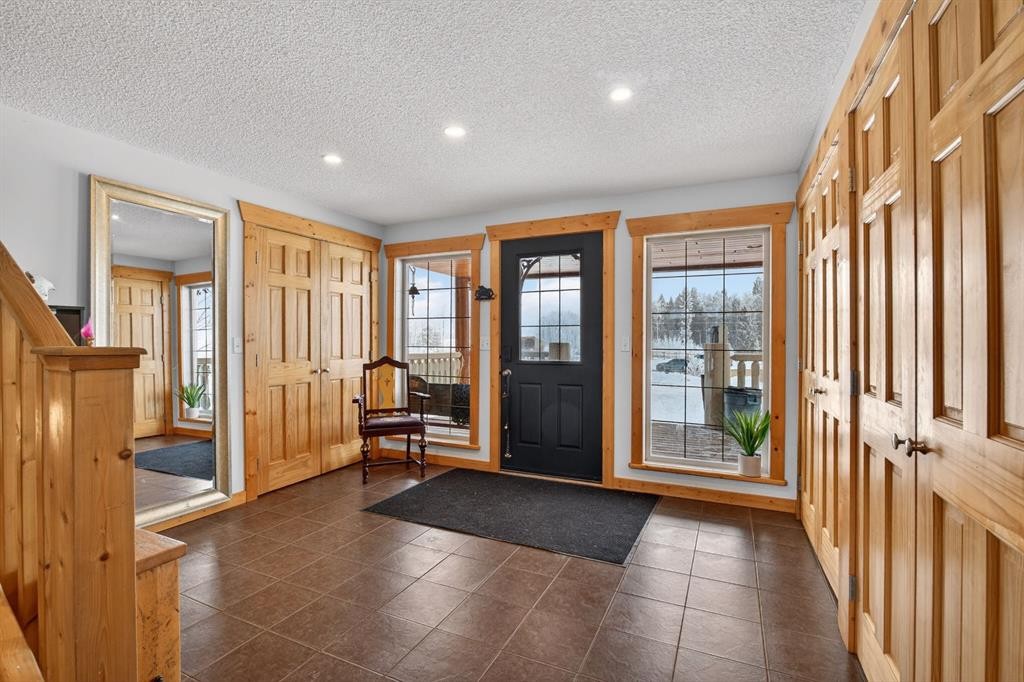 3-4535 Township Road 320, Rural Mountain View County, AB - Indoor Photo Showing Other Room