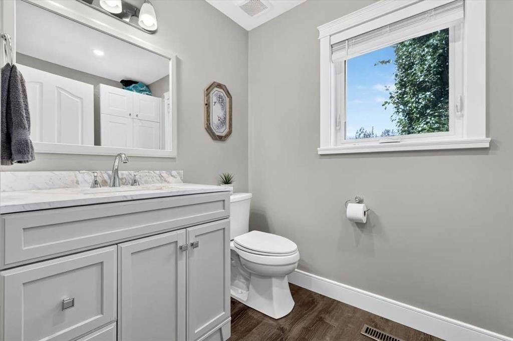 76-16044 258 Avenue East, Rural Foothills County, AB - Indoor Photo Showing Bathroom