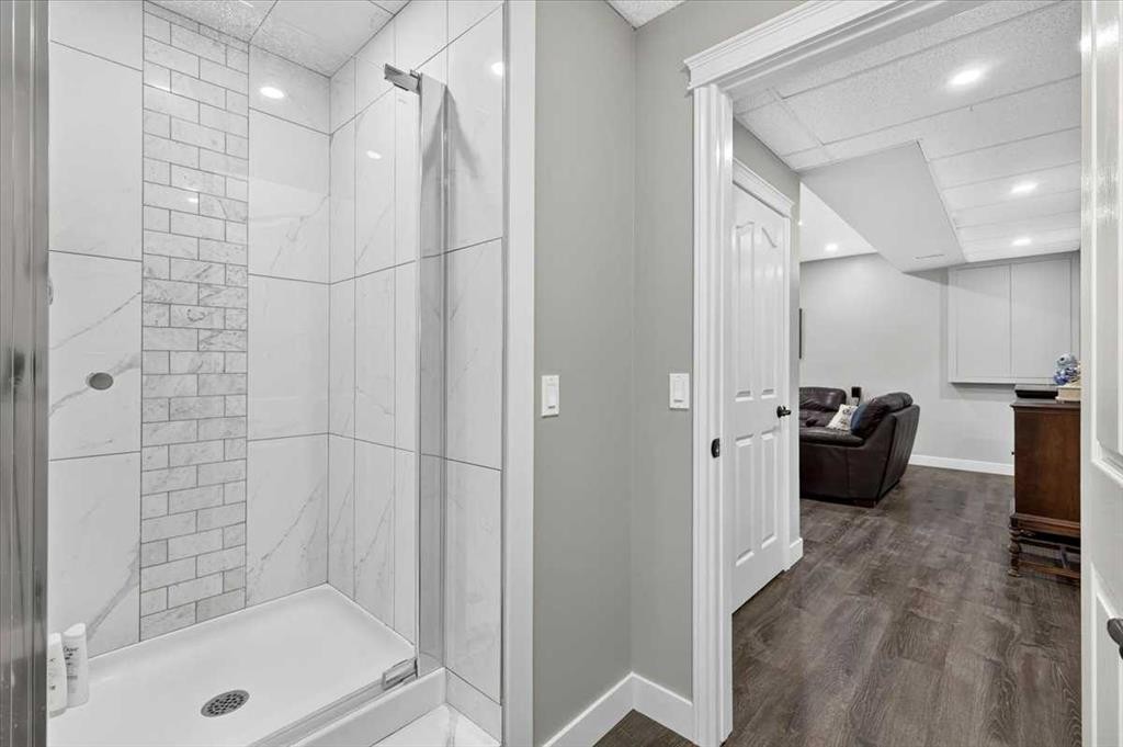 76-16044 258 Avenue East, Rural Foothills County, AB - Indoor Photo Showing Bathroom