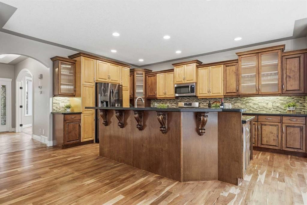 75 Royal Abbey Rise Nw, Calgary, AB - Indoor Photo Showing Kitchen