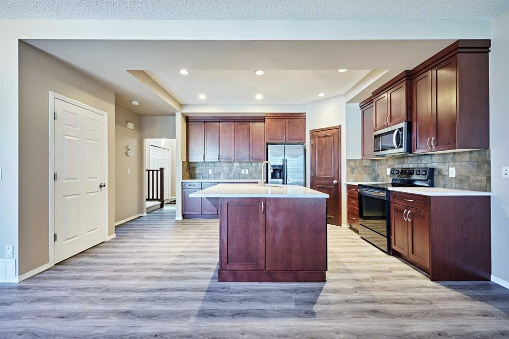 789 Panatella Boulevard Nw, Calgary, AB - Indoor Photo Showing Kitchen