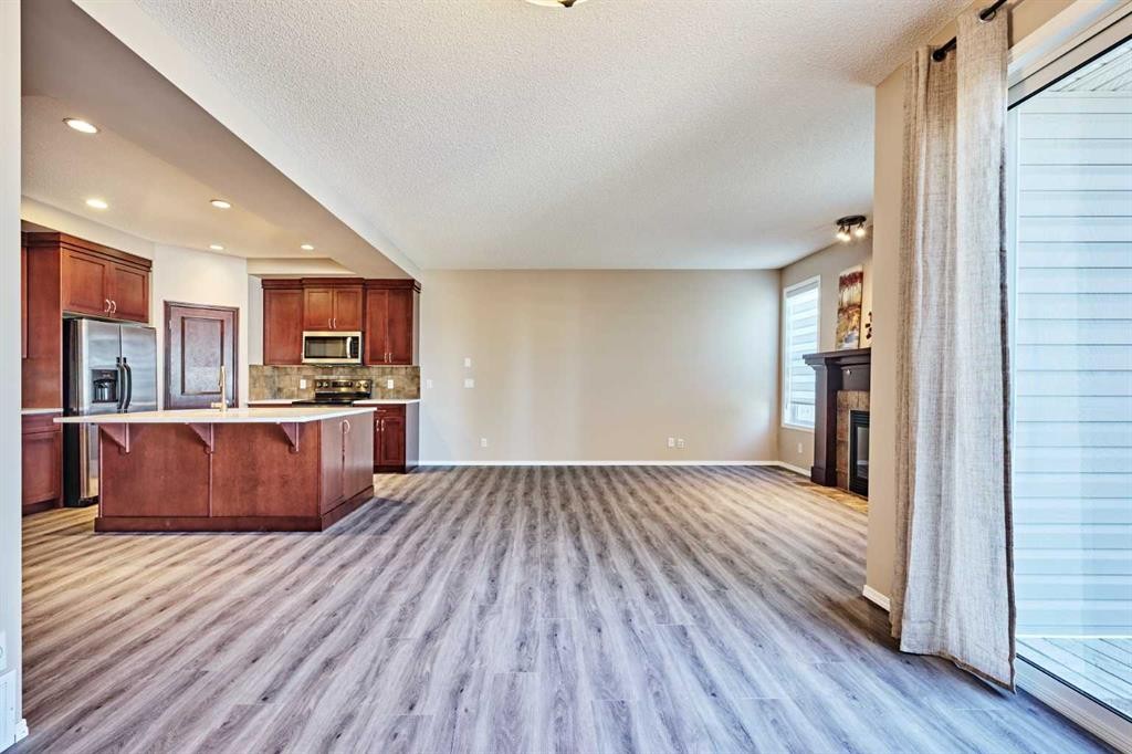 789 Panatella Boulevard Nw, Calgary, AB - Indoor Photo Showing Kitchen