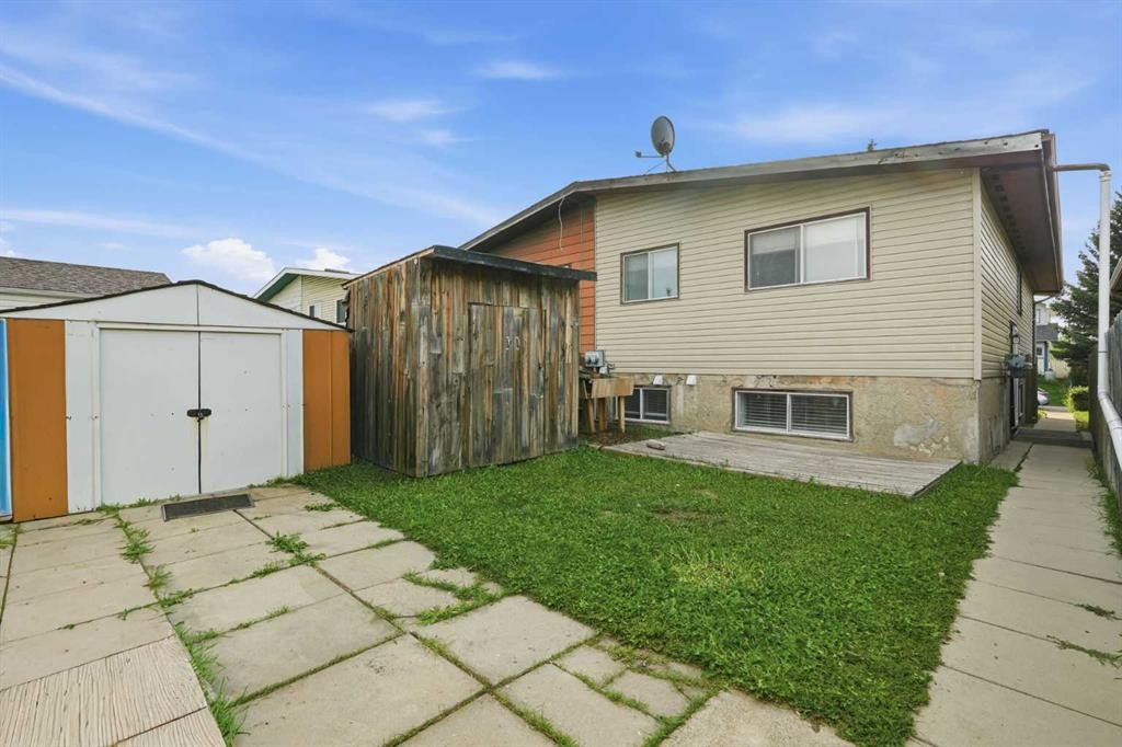 2706 46 Street Se, Calgary, AB