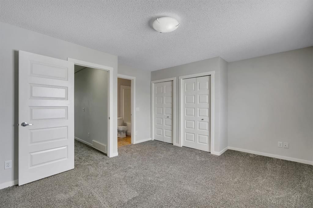 406 Mckenzie Towne Close Se, Calgary, AB - Indoor Photo Showing Other Room