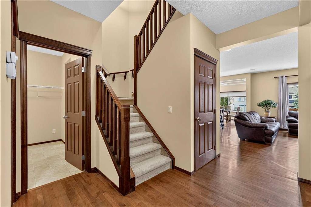 277 Evermeadow Avenue Sw, Calgary, AB - Indoor Photo Showing Other Room