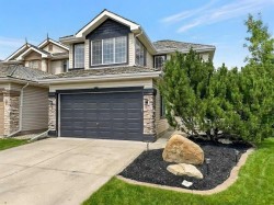 141 Douglas Glen Manor SECalgary, AB T2Z 3Y5