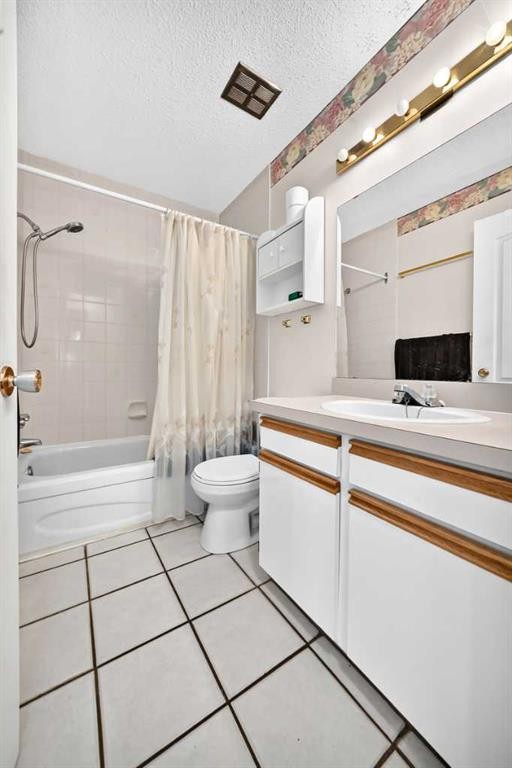 6437 Coach Hill Road Sw, Calgary, AB - Indoor Photo Showing Bathroom