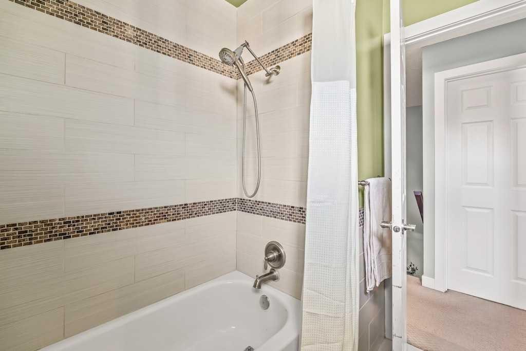 7-1603 Mcgonigal Drive Ne, Calgary, AB - Indoor Photo Showing Bathroom