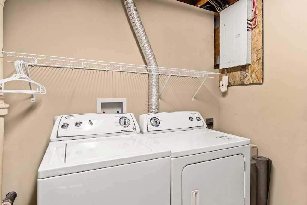 7-1603 Mcgonigal Drive Ne, Calgary, AB - Indoor Photo Showing Laundry Room
