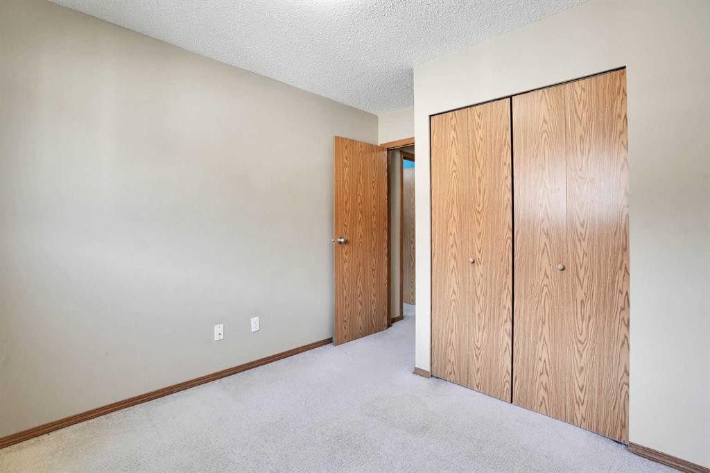575-100 Jordan Parkway, Red Deer, AB - Indoor Photo Showing Other Room