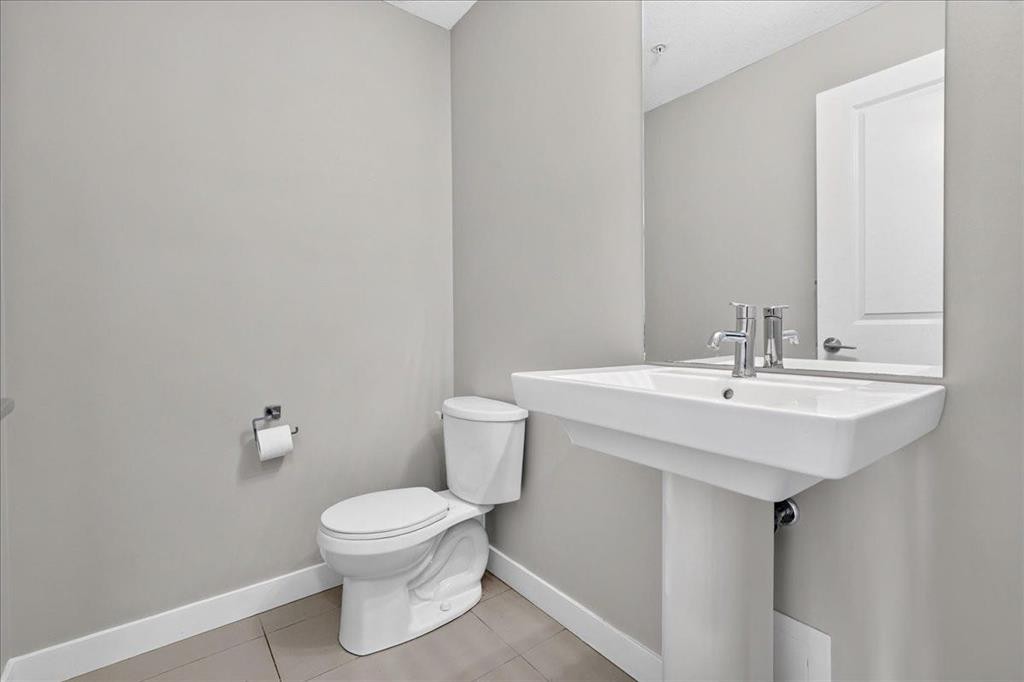 304-607 17 Avenue Nw, Calgary, AB - Indoor Photo Showing Bathroom