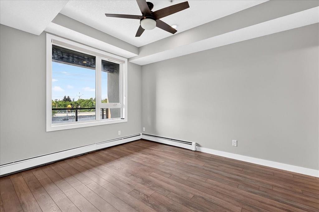 304-607 17 Avenue Nw, Calgary, AB - Indoor Photo Showing Other Room