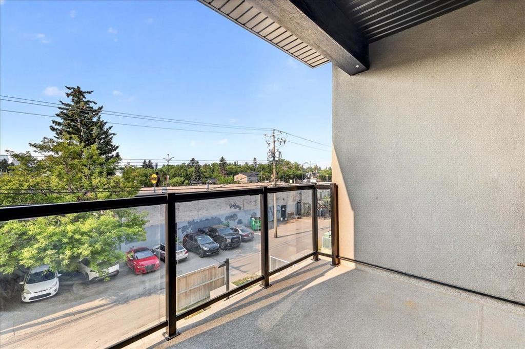 304-607 17 Avenue Nw, Calgary, AB - Outdoor With Exterior