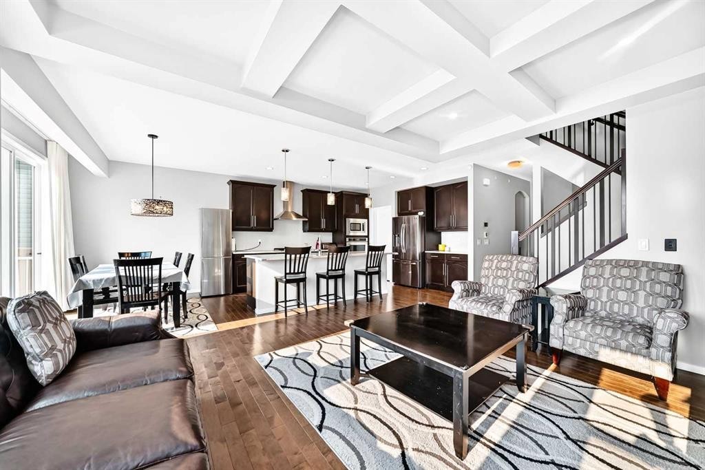 296 Nolancrest Heights Nw, Calgary, AB - Indoor Photo Showing Living Room