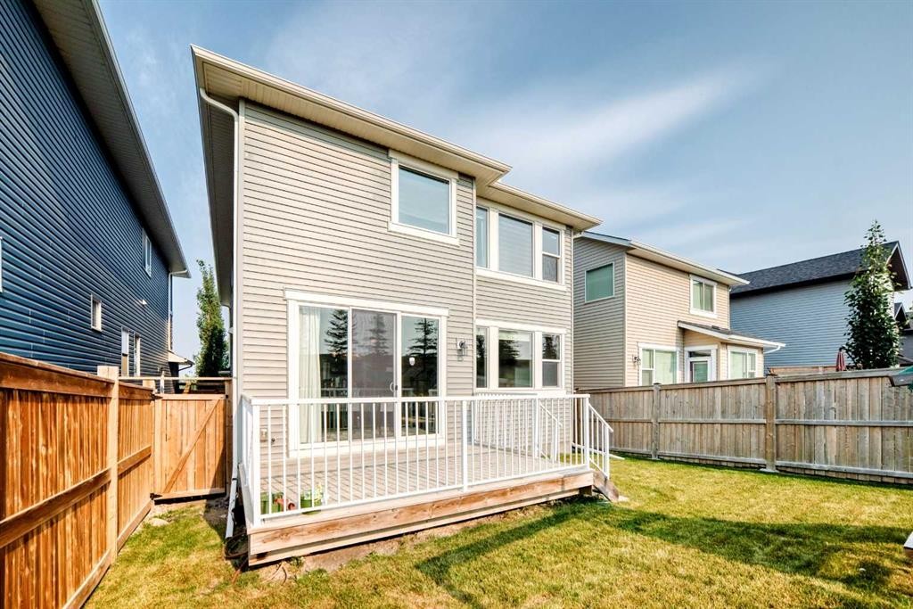 296 Nolancrest Heights Nw, Calgary, AB - Outdoor