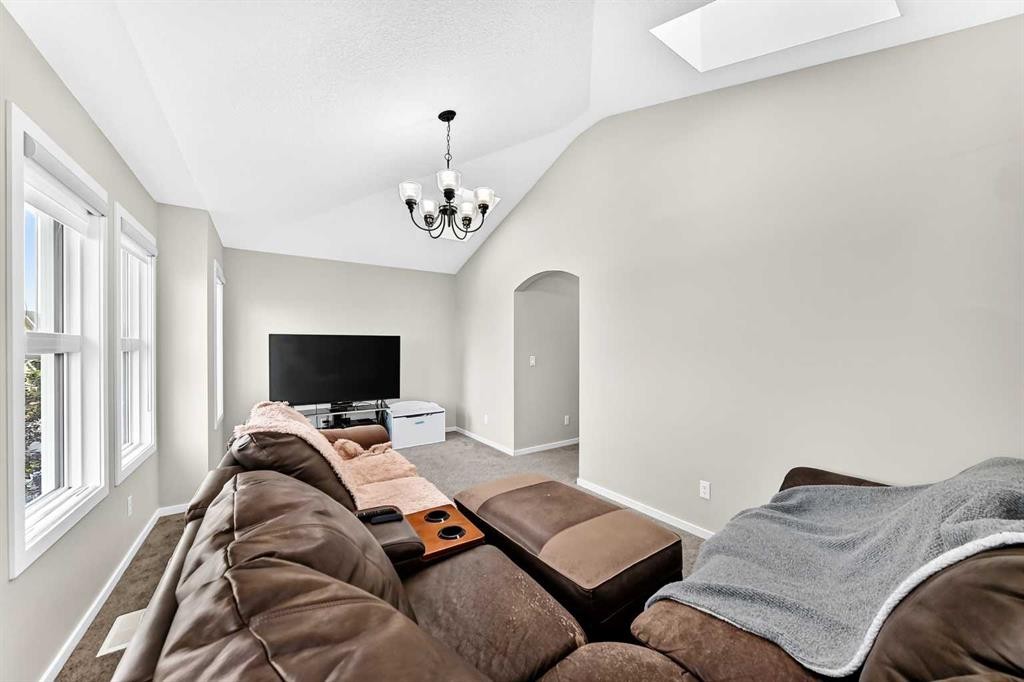 296 Nolancrest Heights Nw, Calgary, AB - Indoor