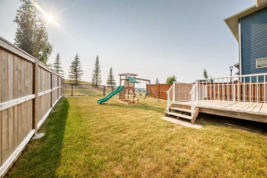 296 Nolancrest Heights Nw, Calgary, AB - Outdoor