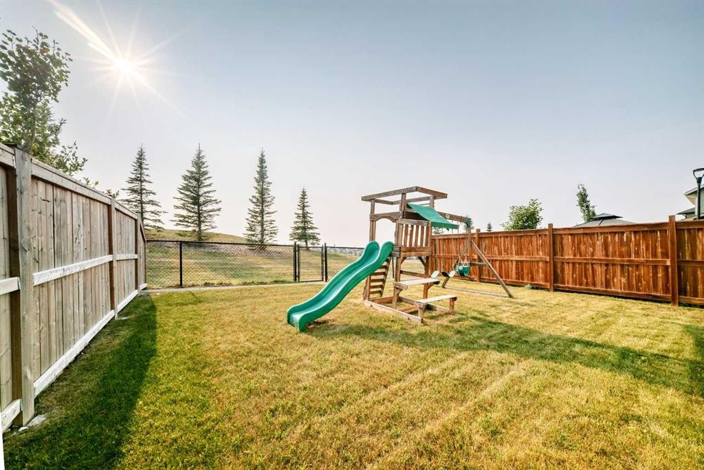 296 Nolancrest Heights Nw, Calgary, AB - Outdoor