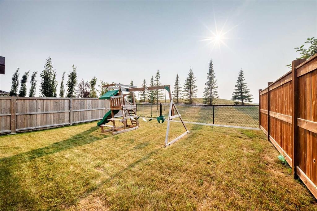 296 Nolancrest Heights Nw, Calgary, AB - Outdoor