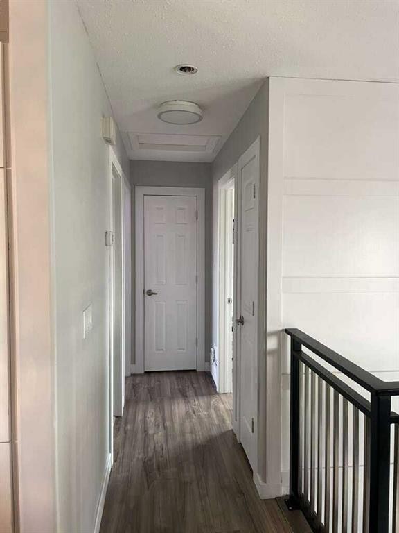 10 Chow Avenue Se, Medicine Hat, AB - Indoor Photo Showing Other Room