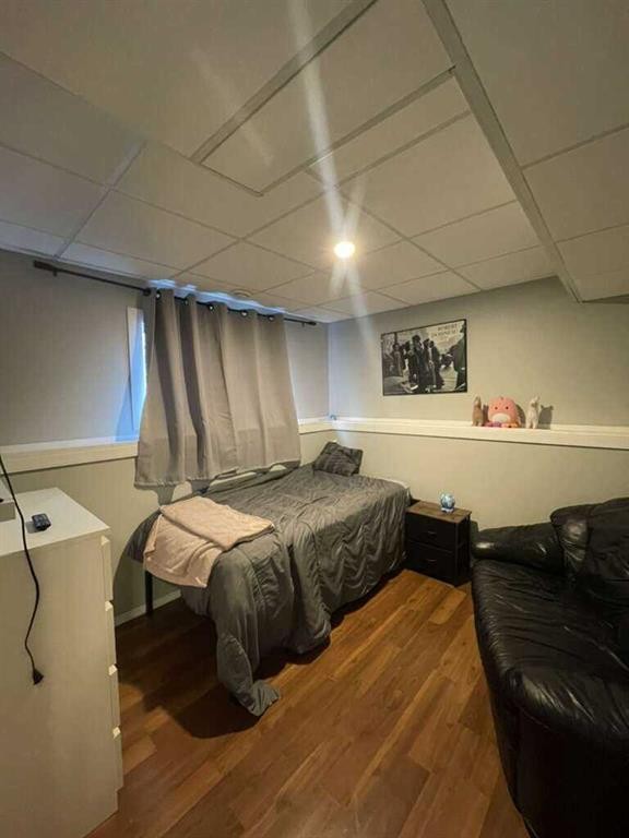 10 Chow Avenue Se, Medicine Hat, AB - Indoor Photo Showing Bedroom