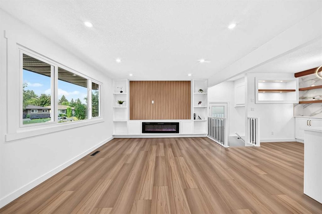 808 Avonlea Place Se, Calgary, AB - Indoor