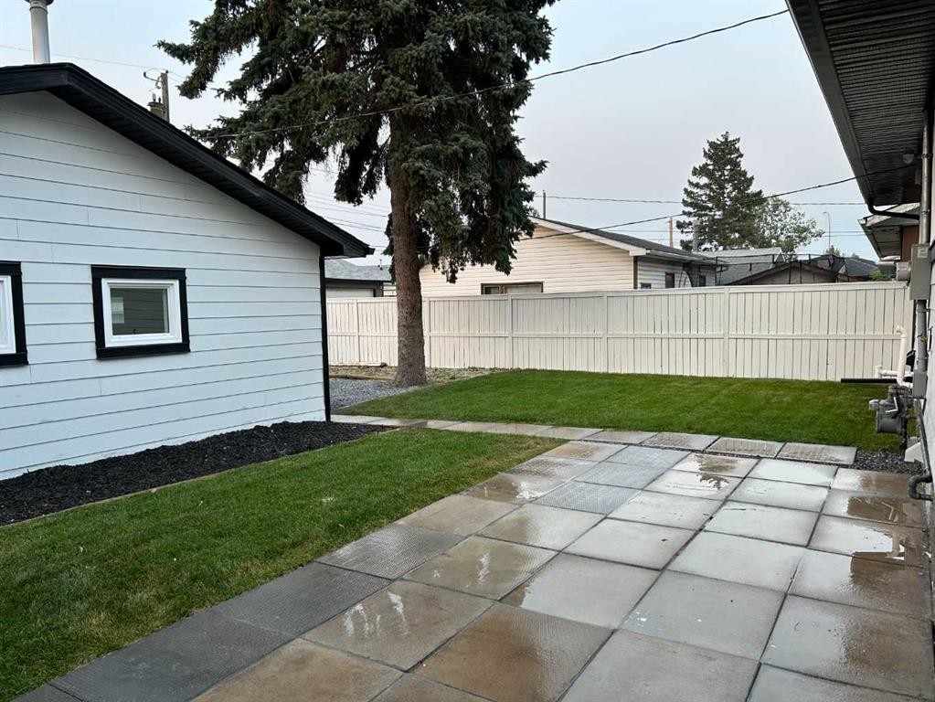 808 Avonlea Place Se, Calgary, AB - Outdoor