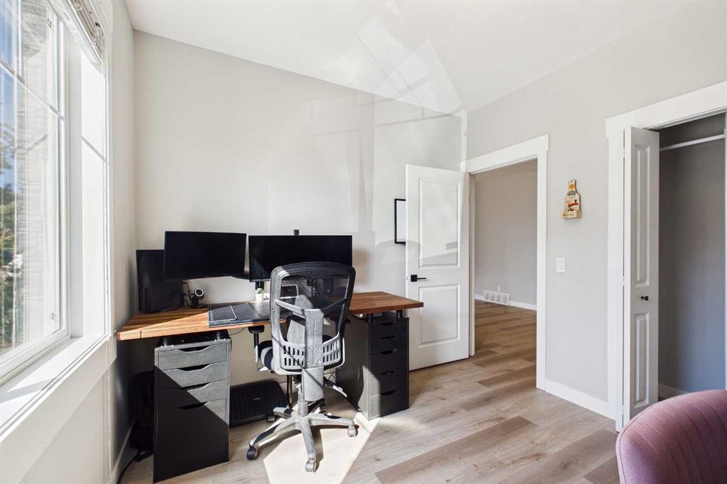 1-67 West Coach Manor Sw, Calgary, AB - Indoor Photo Showing Office