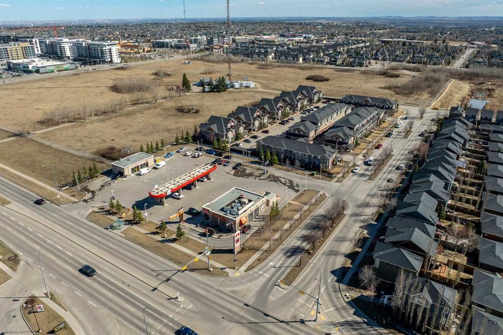 1-67 West Coach Manor Sw, Calgary, AB - With View