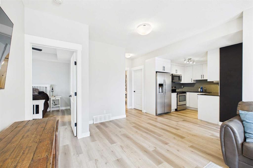 1-67 West Coach Manor Sw, Calgary, AB - Indoor Photo Showing Other Room