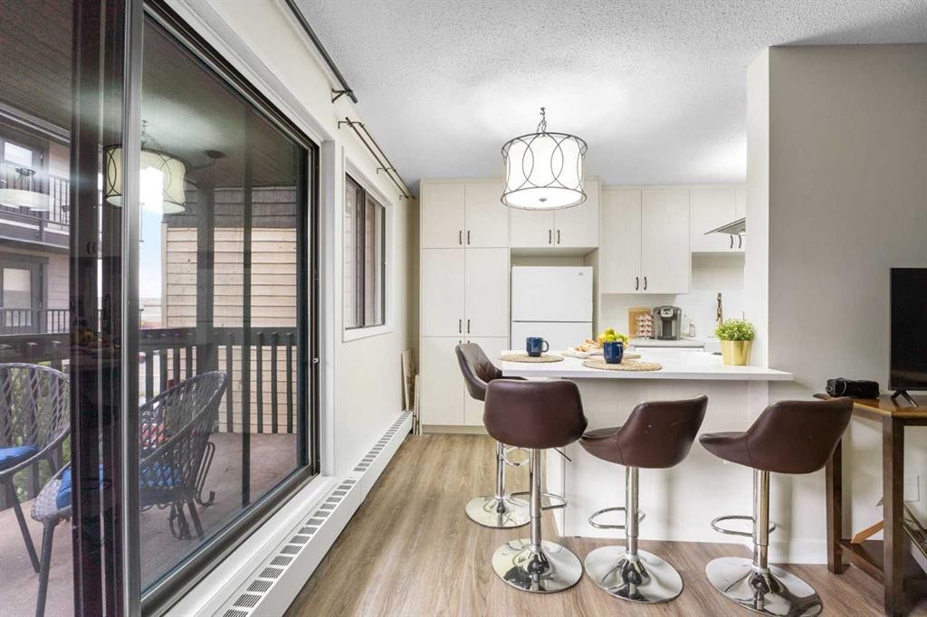 39-3519 49 Street Nw, Calgary, AB - Indoor Photo Showing Dining Room