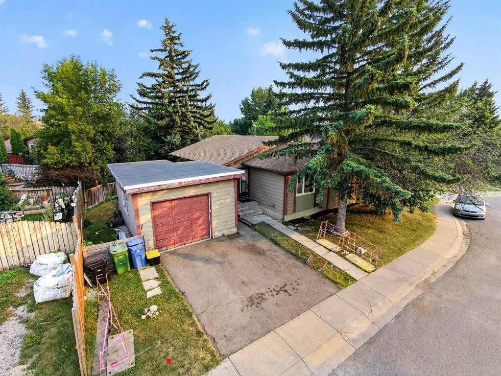 207 Deer Ridge Way Se, Calgary, AB - Outdoor