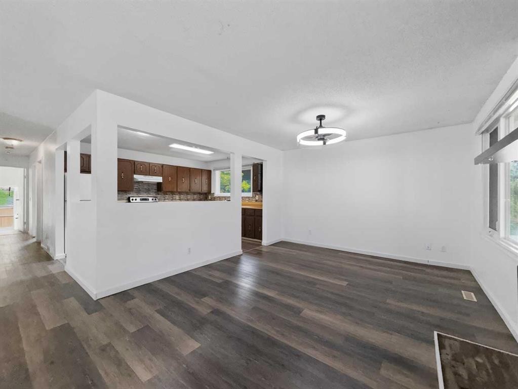 207 Deer Ridge Way Se, Calgary, AB - Indoor