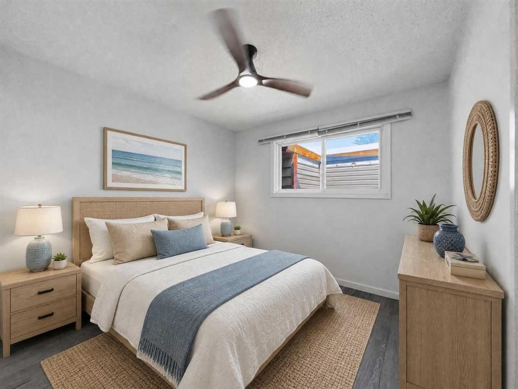 207 Deer Ridge Way Se, Calgary, AB - Indoor Photo Showing Bedroom