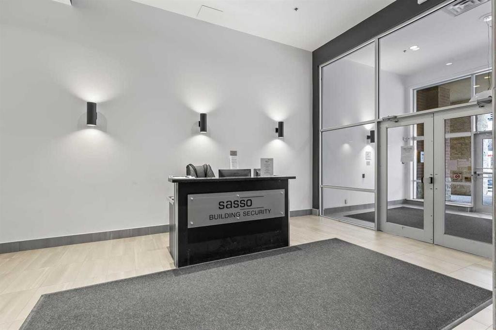 502-1410 1 Street Se, Calgary, AB - Indoor Photo Showing Other Room