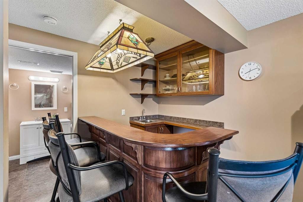 10-117 Bow Ridge Drive, Cochrane, AB - Indoor
